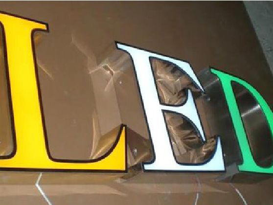明溪介绍LED招牌的基础知识。